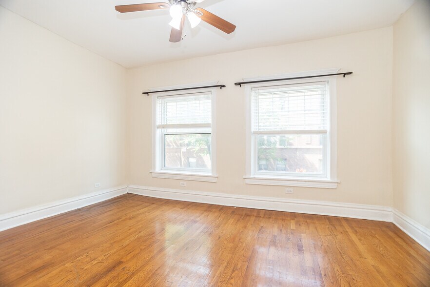 Building Photo - 3149 W Lyndale St