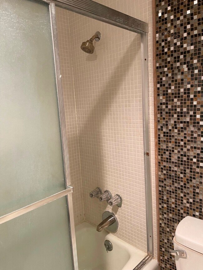 Building Photo - 7510 Hornwood Dr