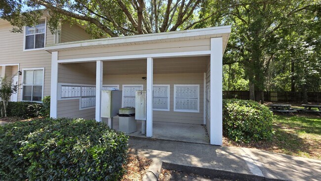 Building Photo - FOR RENT 2 bed 2.5 bath Condominium