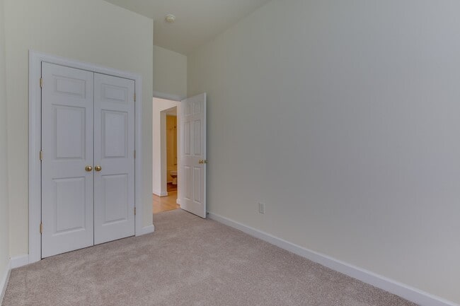 Building Photo - 955 Poquoson Ave
