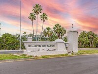 Building Photo - 105 Island Way