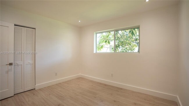 Building Photo - 15340 SW 85th Ave