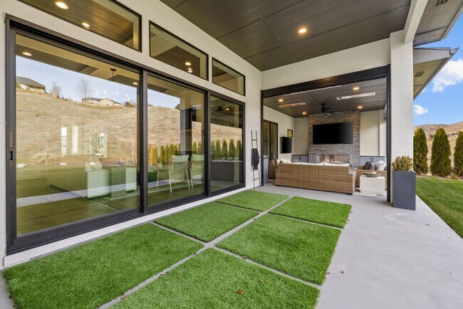 Building Photo - Stunning North Boise Foothills Home Availa...