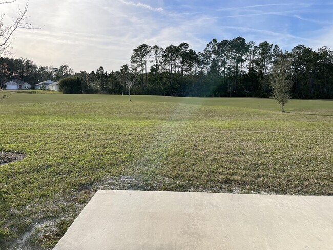 Building Photo - 131 Fairway Ct
