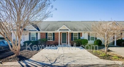 Building Photo - 517 Edgecliff Ln