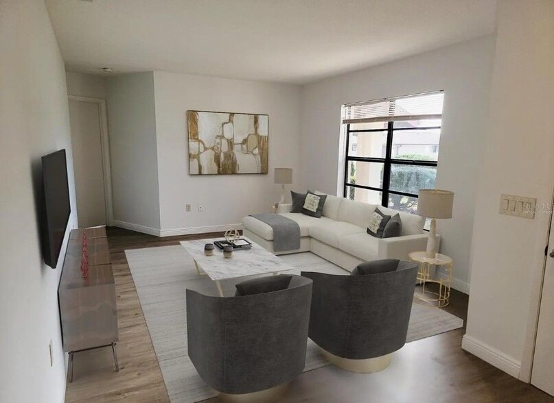 Building Photo - 5831 Monroe Rd