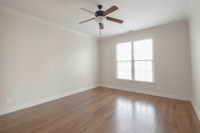 Building Photo - 128 Bogard Ln