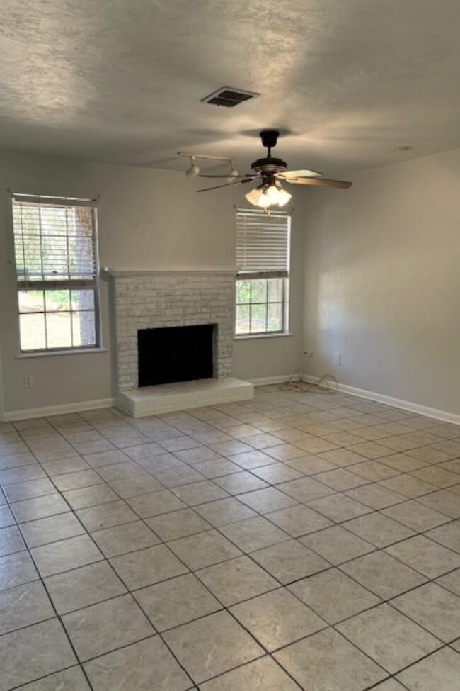 Building Photo - 4239 Woodhill Ct