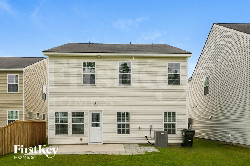 Building Photo - 732 Redbud Ln