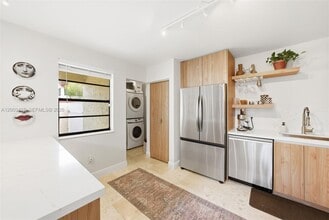Building Photo - 327 Ives Dairy Rd