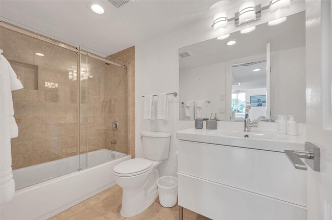 Building Photo - 1824 S Ocean Dr