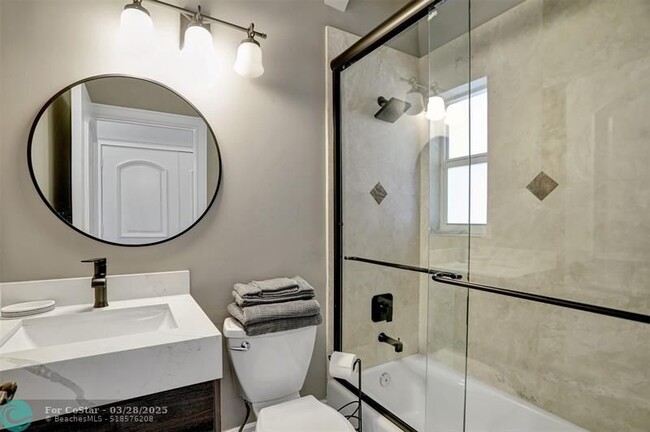 Building Photo - 1304 Mandarin Isle