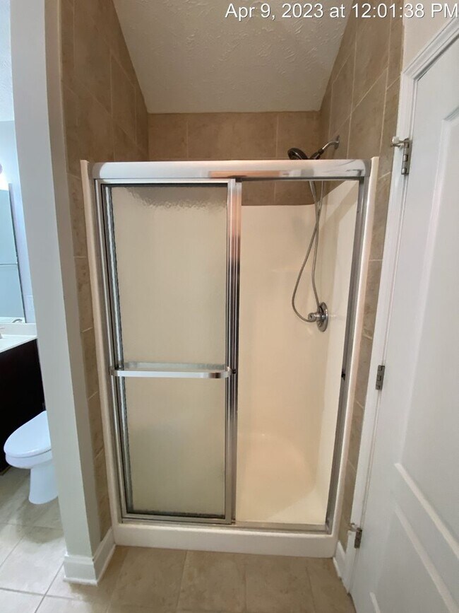 Building Photo - 2126 Queen Elizabeth Ln