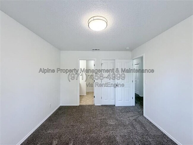 Building Photo - 210 NW Connell Ave