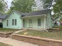Building Photo - $795 - 2 bed 1 bath - Single Family Home