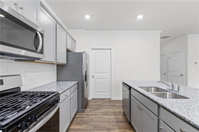 Building Photo - 5370 Swan Ln
