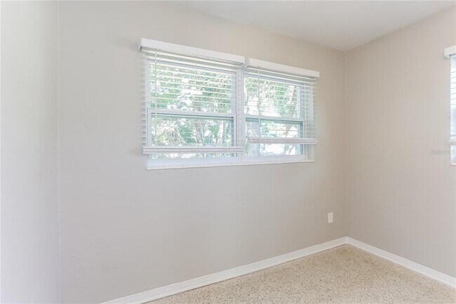 Building Photo - 7941 23rd Ave N