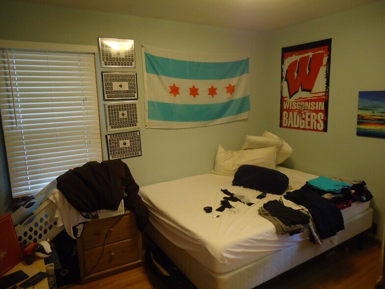 West bedroom - 3522 Holmes Ave
