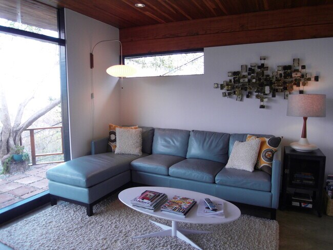 2nd Bedroom: Open floor plan allows for it to be used as an office/study or entertainmen - 300 Sequoia Dr