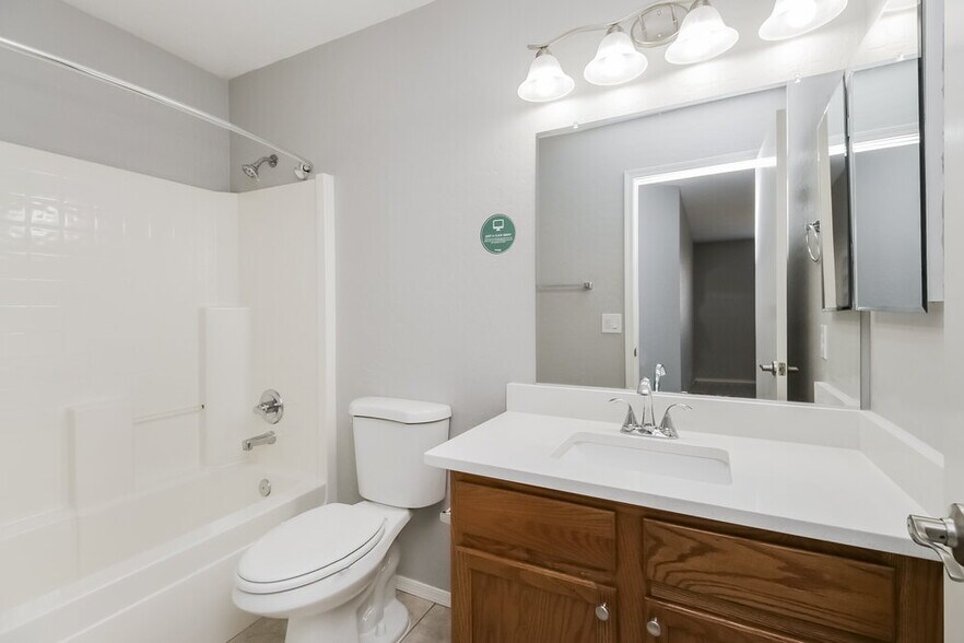 Building Photo - 13748 W Keim Dr