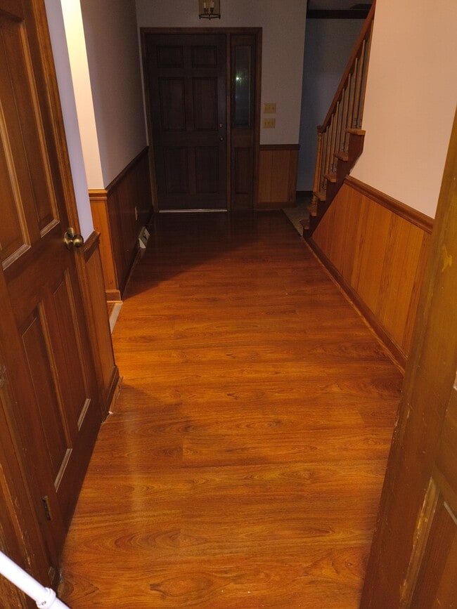 Building Photo - 160 Small Rd