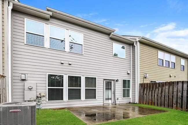 Building Photo - 1216 Foxcroft Ln