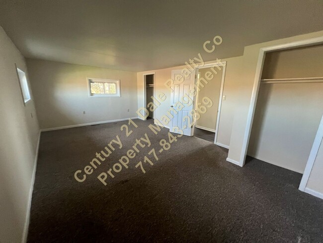 Building Photo - 3 Bedroom in Red Lion Schools with a 1 Car...