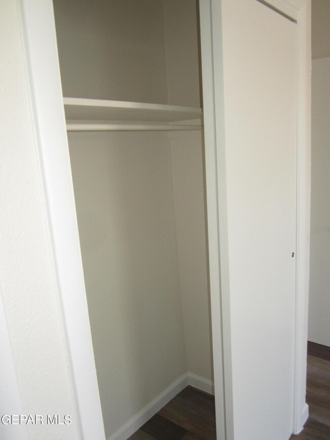 Building Photo - 305 Corvena Way