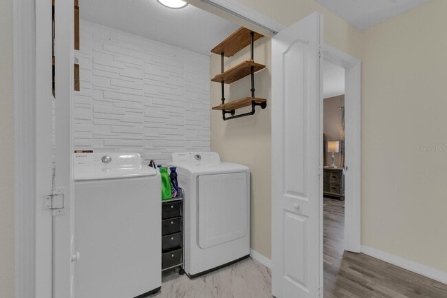 Building Photo - 1930 Kettle Creek Dr