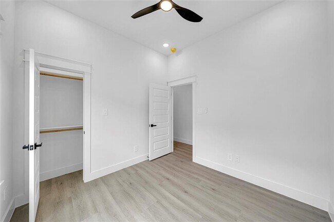Building Photo - 4834 Higgins St
