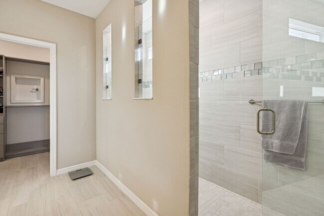 Building Photo - Discover the Ideal 55+ Lifestyle!