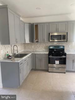 Building Photo - 584 Morton Ave