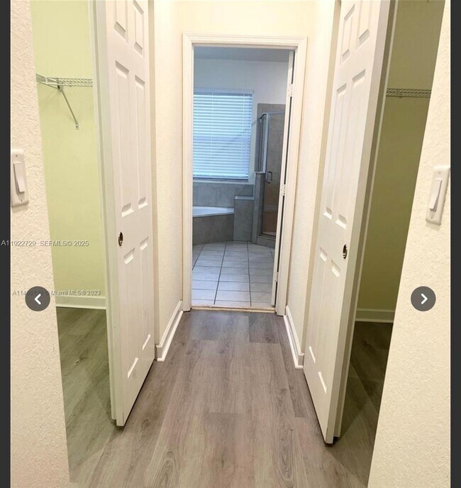 Building Photo - 10091 W 35th Ln