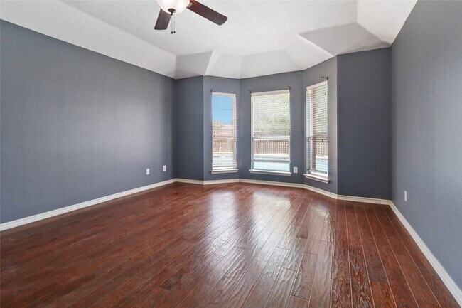 Building Photo - 2502 Chapel Hill Dr