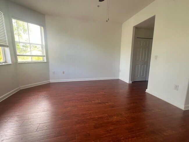 Building Photo - 3804 Shoma Dr