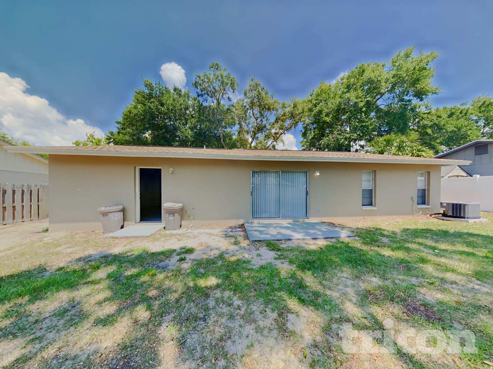 Building Photo - 2704 Manor Hill Drive Brandon FL