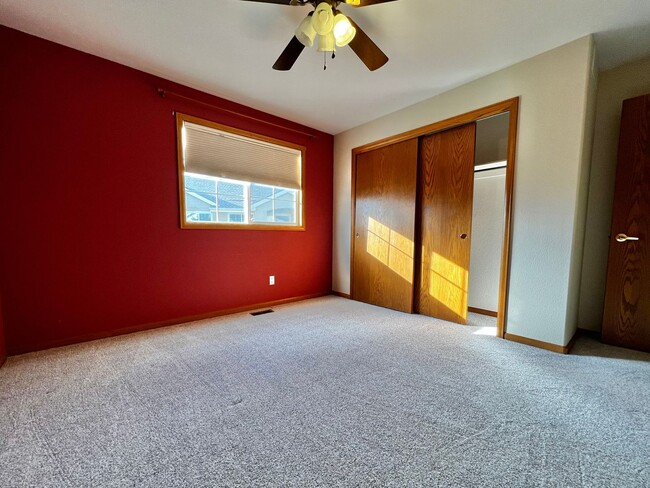 Building Photo - Stunning 4-Bedroom, 4-Bathroom Home in Sou...