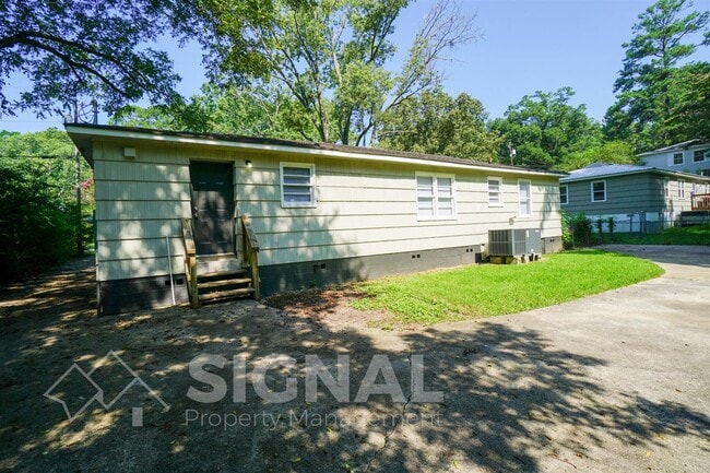 Building Photo - 1209 Lynn Acres Dr