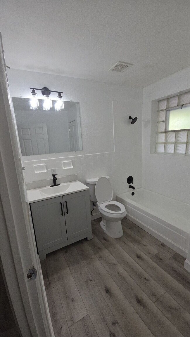 Building Photo - Affordable Comfort in a Great Location — 3...