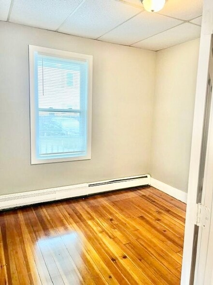 Building Photo - 22-24 Lawn Avenue - Unit #1R