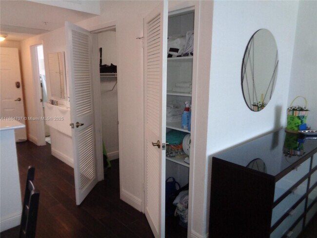 Building Photo - 2501 S Ocean Dr