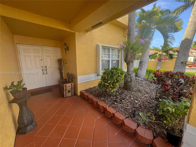 Building Photo - 10110 SW 166th Ct