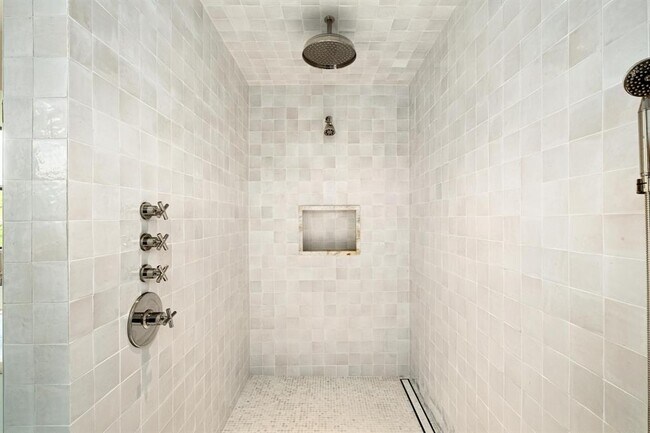 Building Photo - 4500 River Wood Ct