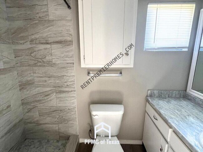 Building Photo - 1812 Mark Trail