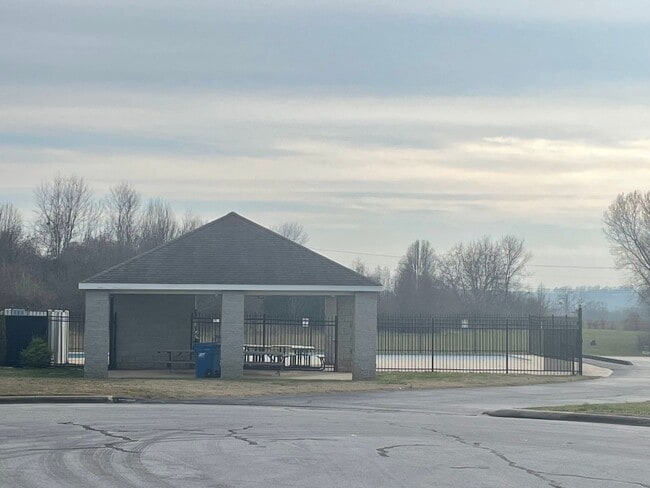 Building Photo - Executive Rental Nestled in Mulberry Ridge Ozark