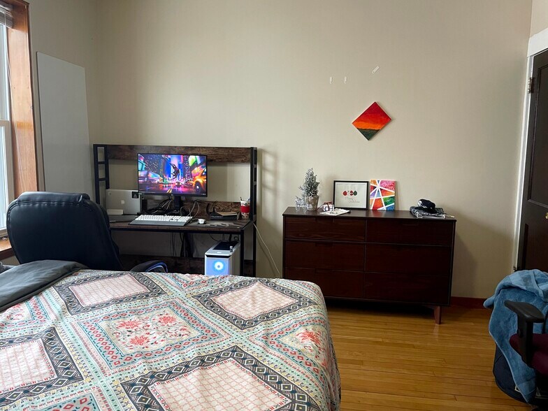 Building Photo - 34 High St