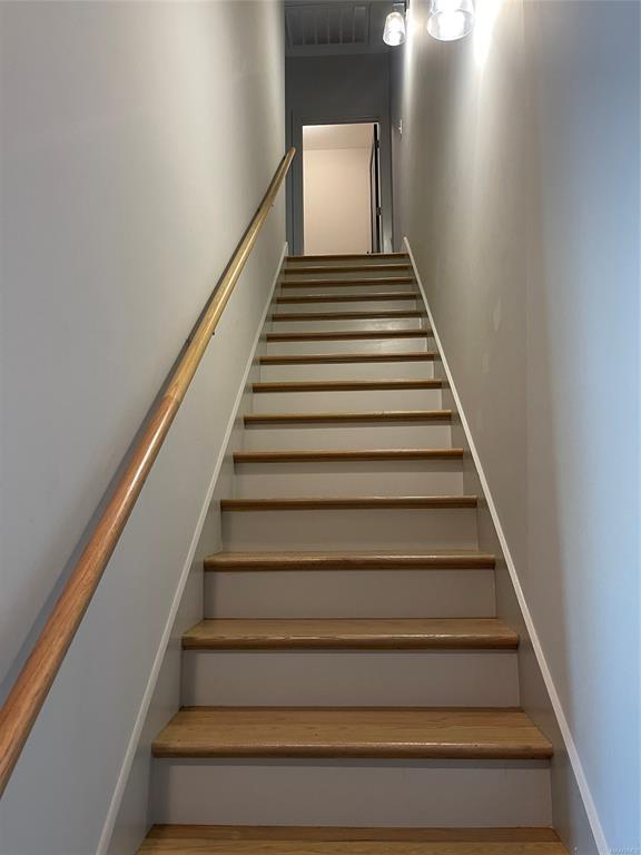 Building Photo - 4924 Upper James St