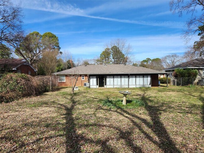 Building Photo - 2814 Ashley Ave