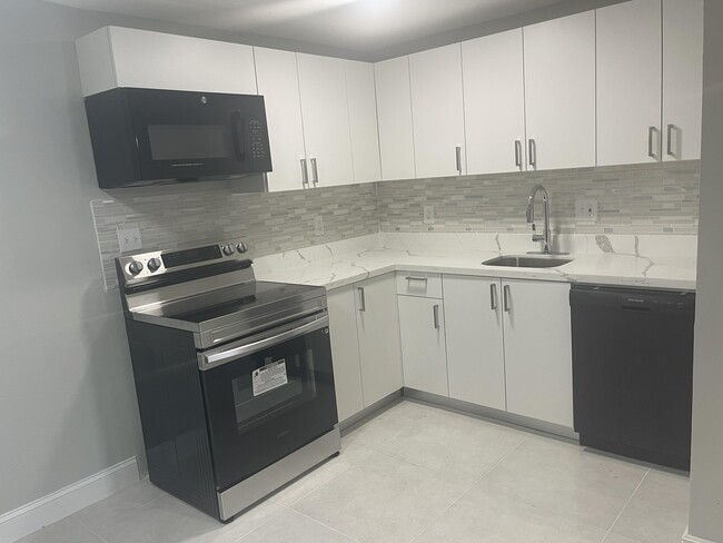 Building Photo - 768 Orchid Dr