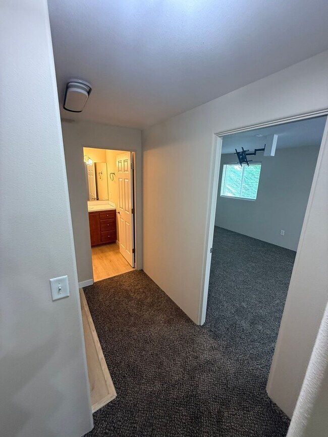 Building Photo - 870 Spurlock St